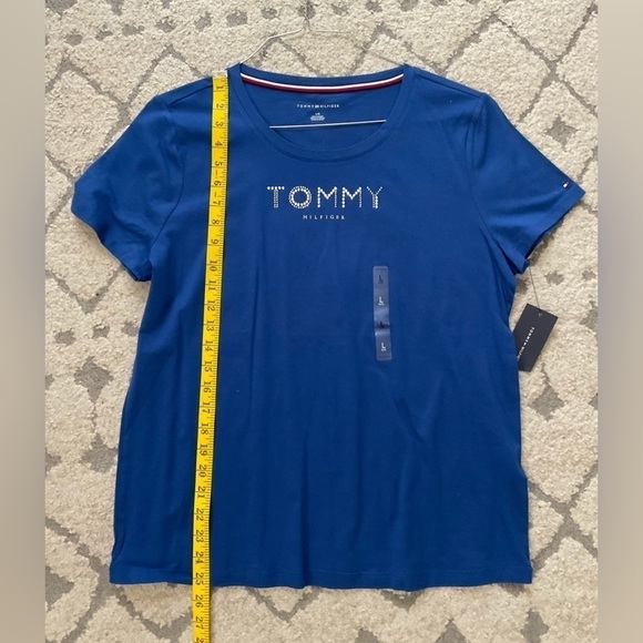 TOMMY HILFIGER WOMEN'S CREW NECK RHINESTONE EMBELLISHED T-SHIRT BLUE - Picture 6 of 8